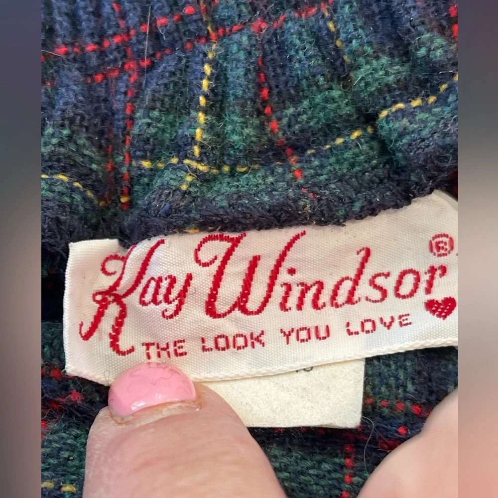 Kay Windsor Vintage‎ 1980s wool blend ladies skirt Union made-midi skirt-holiday